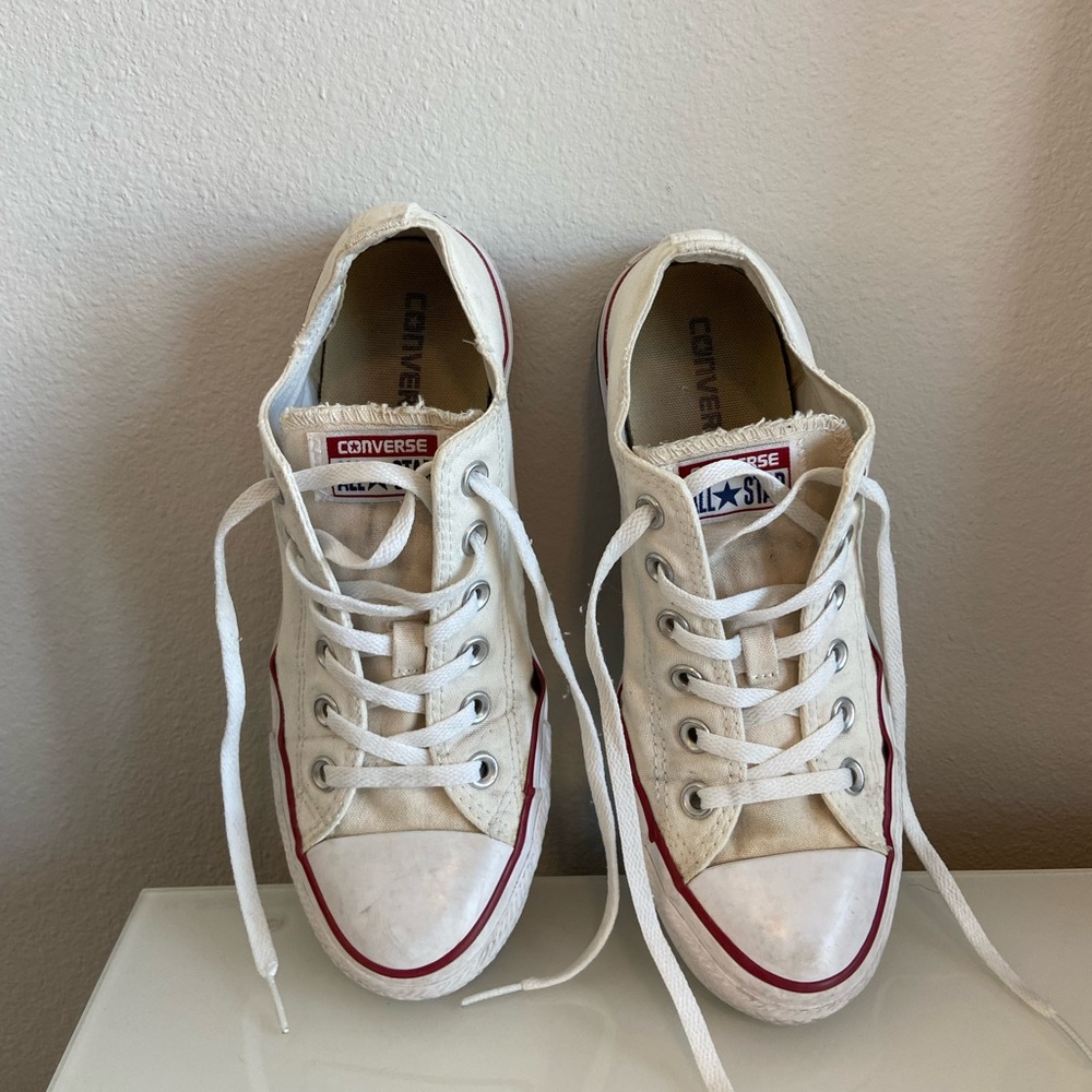 Low Top Converse- White